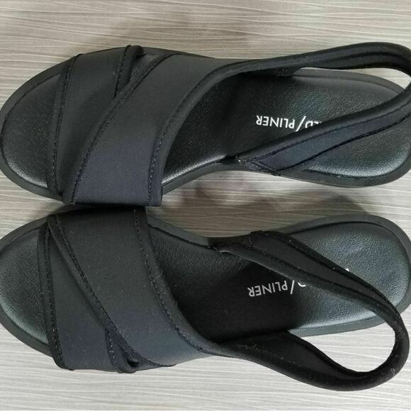 Donald Pliner Size 8 Women's Elegant Black Sandals in Excellent Preloved Cond. - Picture 3 of 7
